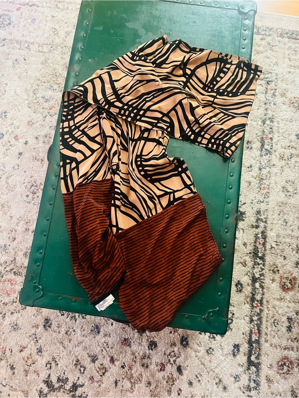 Kavita 100% Silk  Patterned Scarf Color block